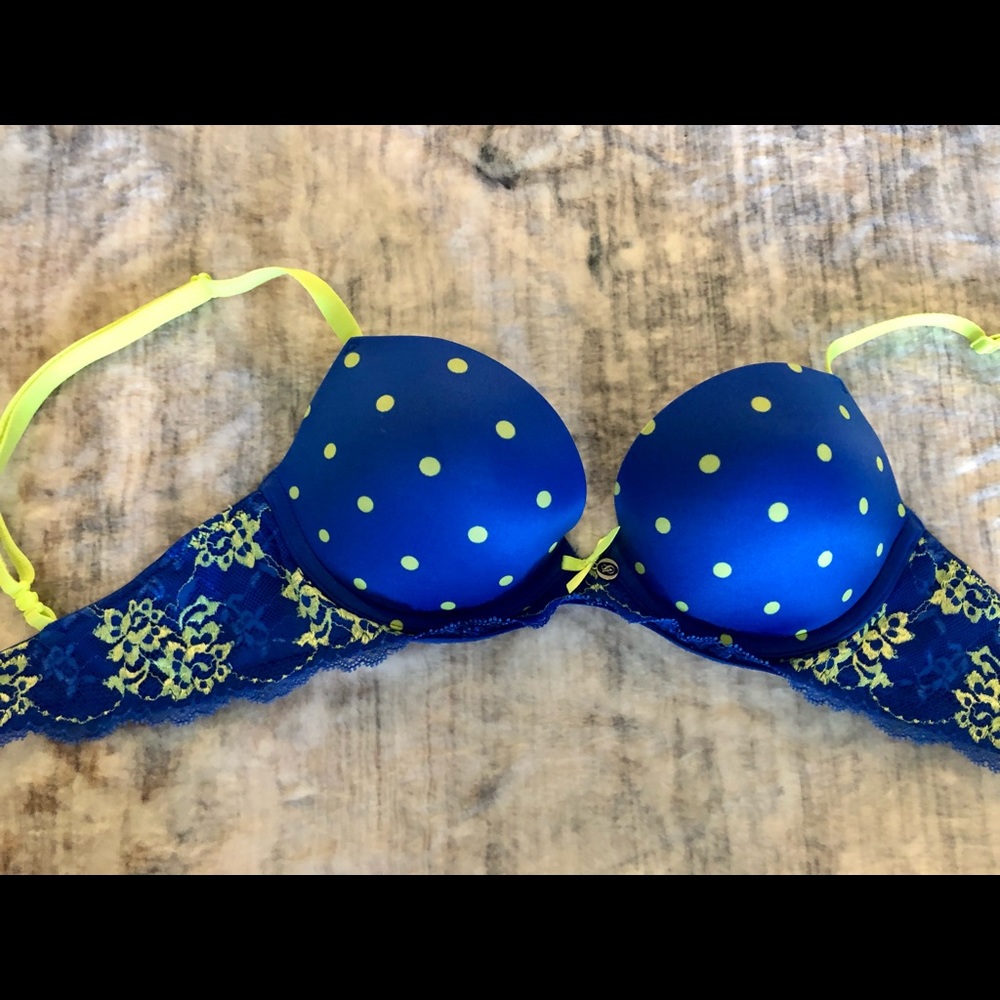 NWOT! VS push-up bra